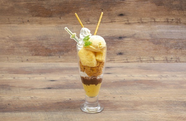 「セガコラボカフェ ソードアート・オンライン アリシゼーション War of Underworld」リーファパフェ　1,000円（税別）（C）2017 川原 礫／ＫＡＤＯＫＡＷＡ　アスキー・メディアワークス／SAO-A Project（C）SEGA