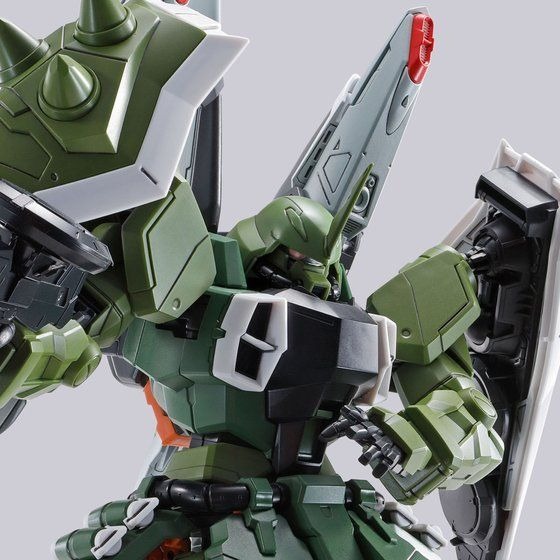 「MG 1/100 ブレイズザクファントム／ブレイズザクウォーリア」4,950円（税込）（C）創通・サンライズ