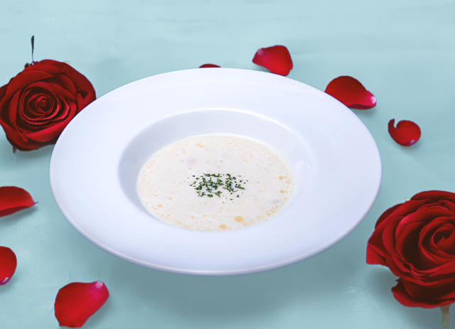 「跡部景吾カフェ～It`s Party Time!～」クラムチャウダー（C）許斐 剛／集英社・ＮＡＳ・新テニスの王子様プロジェクト