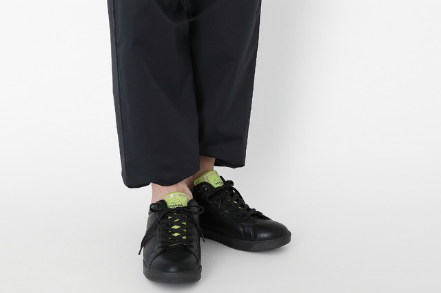 「『五等分の花嫁』コラボレーション シューズ 中野四葉 モデル」10800円（税抜）（Ｃ）春場ねぎ・講談社／「五等分の花嫁」製作委員会