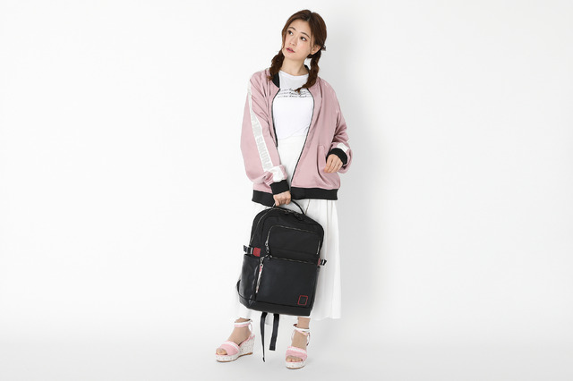 『カードキャプターさくらクリアカード編』コラボレーションバッグ／14,800円(税別) （C）CLAMP・ST/講談社・NEP・NHK （R）KODANSHA