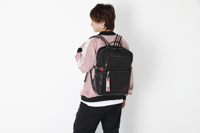 『カードキャプターさくらクリアカード編』コラボレーションバッグ／14,800円(税別) （C）CLAMP・ST/講談社・NEP・NHK （R）KODANSHA