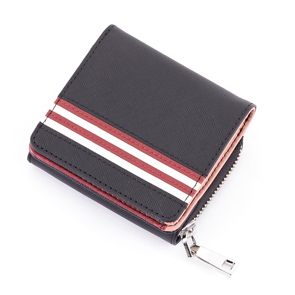 『カードキャプターさくらクリアカード編』コラボレーション財布／各11,800円(税別)（C）CLAMP・ST/講談社・NEP・NHK （R）KODANSHA