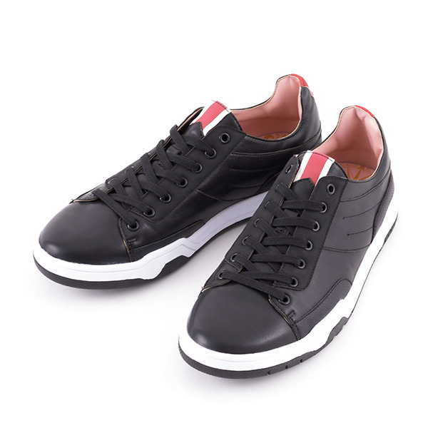 『カードキャプターさくらクリアカード編』コラボレーションスニーカー／各11,800円(税別)（C）CLAMP・ST/講談社・NEP・NHK （R）KODANSHA