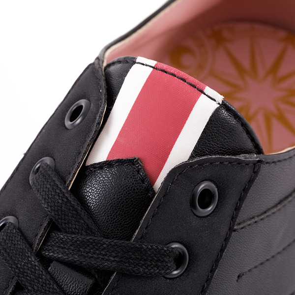 『カードキャプターさくらクリアカード編』コラボレーションスニーカー／各11,800円(税別)（C）CLAMP・ST/講談社・NEP・NHK （R）KODANSHA