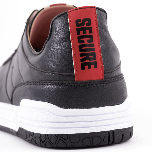 『カードキャプターさくらクリアカード編』コラボレーションスニーカー／各11,800円(税別)（C）CLAMP・ST/講談社・NEP・NHK （R）KODANSHA