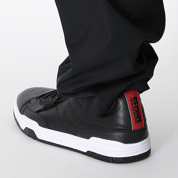 『カードキャプターさくらクリアカード編』コラボレーションスニーカー／各11,800円(税別)（C）CLAMP・ST/講談社・NEP・NHK （R）KODANSHA