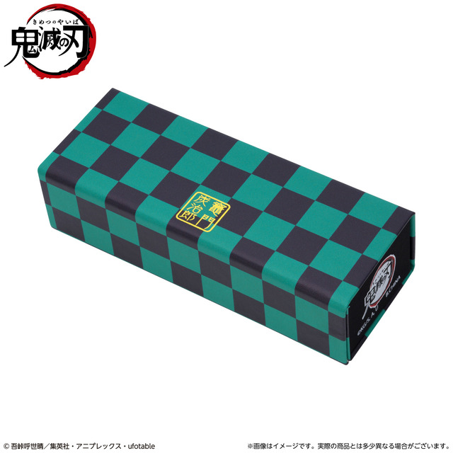「鬼滅の刃 折りたたみメガネケース」竈門炭治郎　2,200円（税込）(C)吾峠呼世晴／集英社・アニプレックス・ufotable