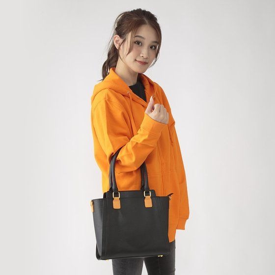 「鬼滅の刃 ハンドバッグ弐　我妻善逸モデル」14,300円（税込）（C）吾峠呼世晴／集英社・アニプレックス・ufotable