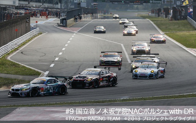 PACIFIC RACING TEAM#9「国立音ノ木坂学院 NAC ポルシェ with DR」（c）PACIFIC RACING TEAM