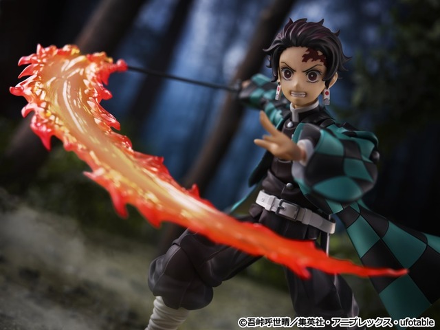 【DX】「figma 竈門炭治郎 DXエディション」10,500円(税込)／【通常版】「figma 竈門炭治郎」7,800円(税込)（C）峠呼世晴／集英社・アニプレックス・ufotable