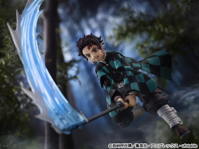 【DX】「figma 竈門炭治郎 DXエディション」10,500円(税込)／【通常版】「figma 竈門炭治郎」7,800円(税込)（C）峠呼世晴／集英社・アニプレックス・ufotable