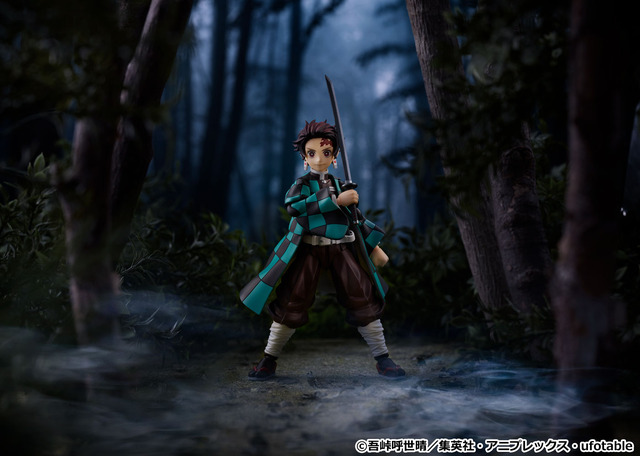 【DX】「figma 竈門炭治郎 DXエディション」10,500円(税込)／【通常版】「figma 竈門炭治郎」7,800円(税込)（C）峠呼世晴／集英社・アニプレックス・ufotable