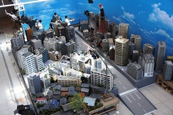 会場に再現された巨大なミニチュアステージ