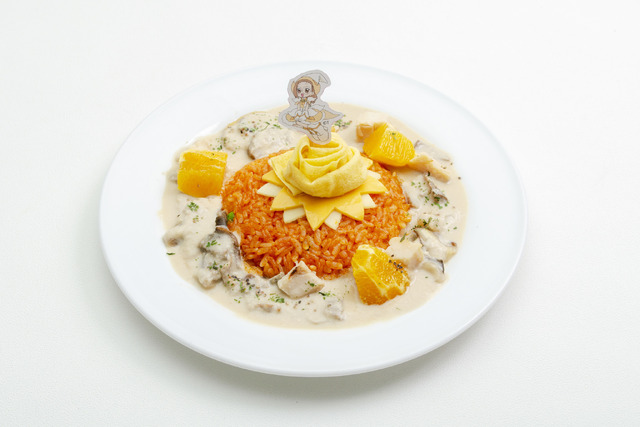 「おジャ魔女どれみカフェ2020～FRUITS PARLOR～」はづきのオムライス～ポルチーニとオレンジのクリームソース～1,399 円（C）東映アニメーション