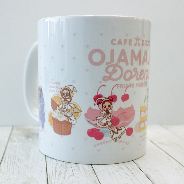 「おジャ魔女どれみカフェ2020～FRUITS PARLOR～」マグカップ（全 1 種）1,500 円（C）東映アニメーション