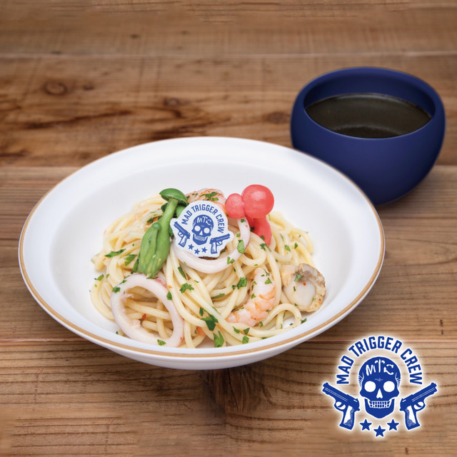 「『ヒプノシスマイク-Division Rap Battle-』Rhyme Anima CAFE&DINER by PARCO」MAD TRIGGER CREWのカレースープパスタ（C）『ヒプノシスマイク-Division Rap Battle-』Rhyme Anima製作委員会