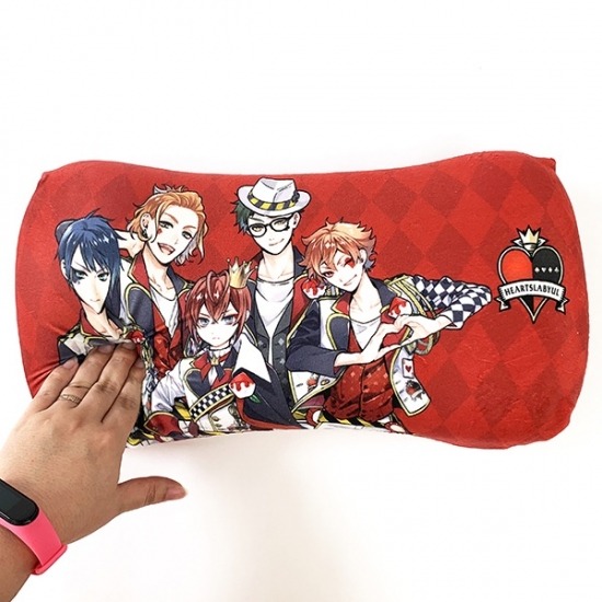 「ディズニー ツイステッドワンダーランド リラックスピロー」(C)Disney