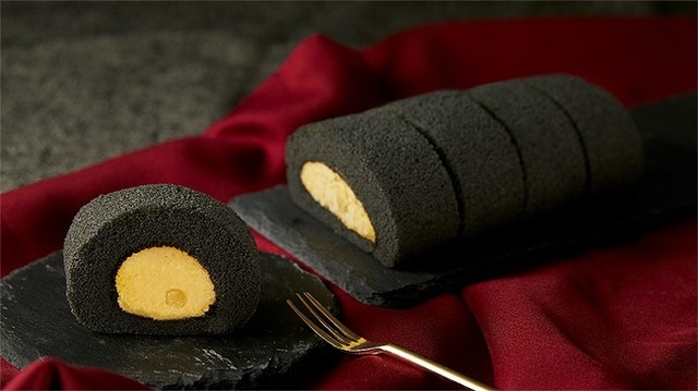 「無限列車ロール」税込181円 （C）吾峠呼世晴／集英社・アニプレックス・ufotable