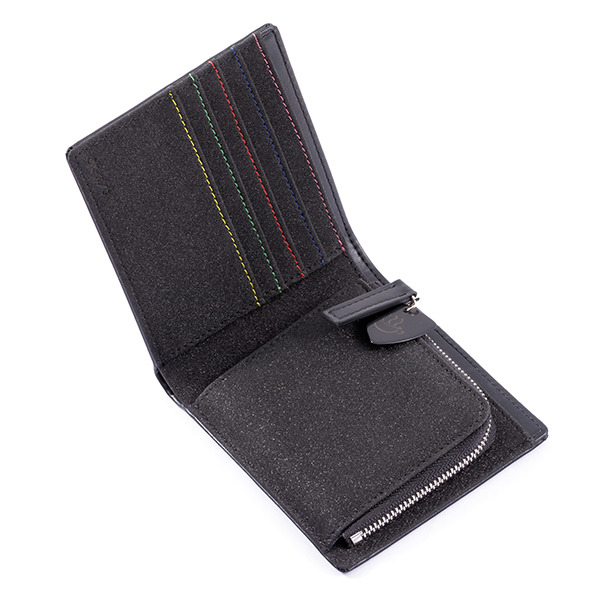 『けいおん！！』コラボレーション財布／9,800円（税別）（C）かきふらい・芳文社／桜高軽音部