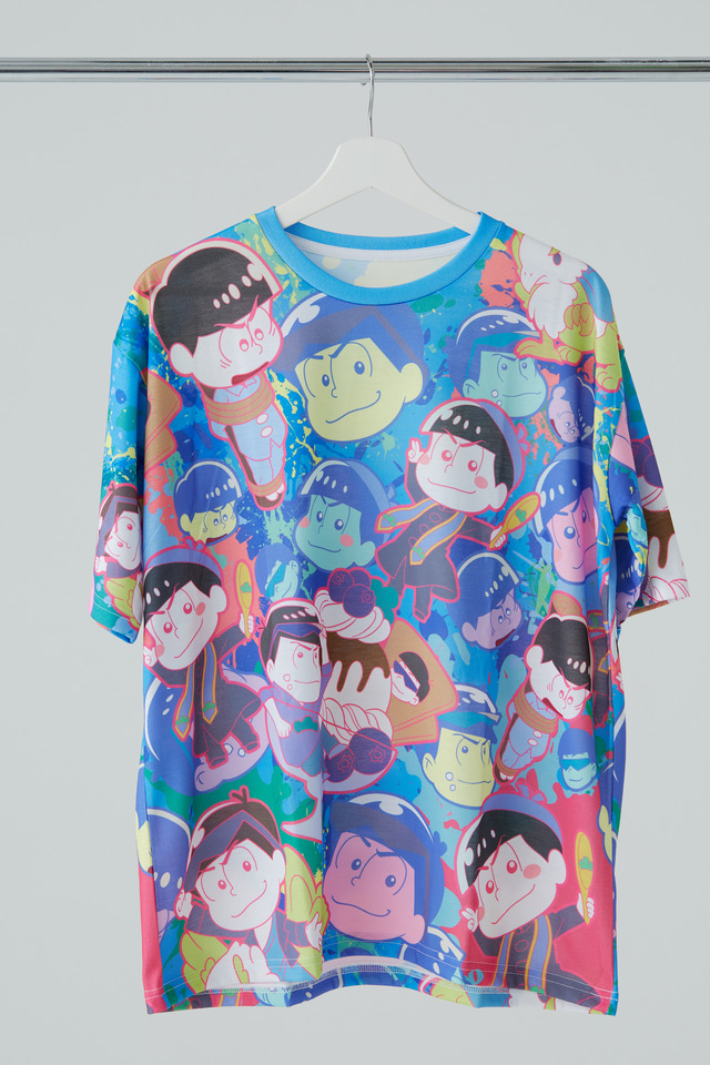 「おそ松さん 巣ごもりTシャツ」カラ松・4,500円（税別）（C）赤塚不二夫／おそ松さん製作委員会