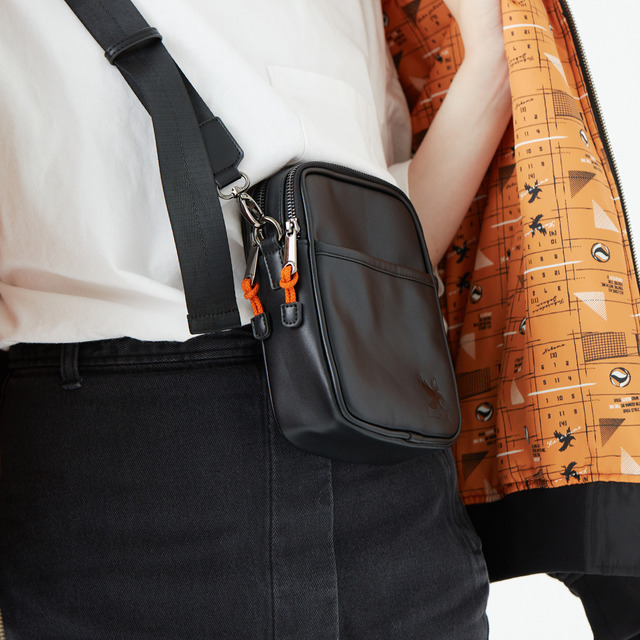 「ハイキュー!! TO THE TOP MA-1」14,500円（税別）／「ハイキュー!! TO THE TOP ショルダーバッグ」各10,800円（税別）（C）古舘春一／集英社・「ハイキュー!!」製作委員会・MBS