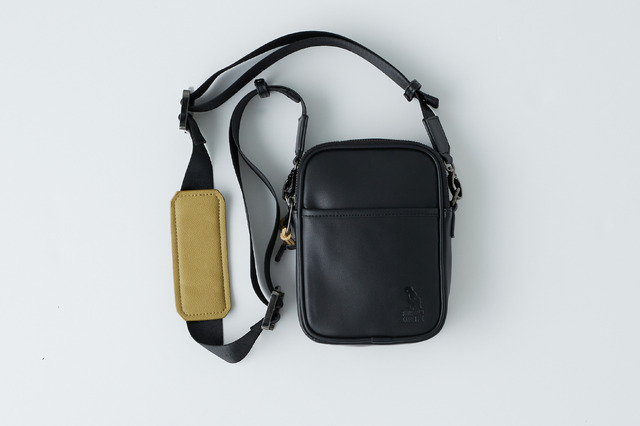 「ハイキュー!! TO THE TOP ショルダーバッグ」各10,800円（税別）（C）古舘春一／集英社・「ハイキュー!!」製作委員会・MBS