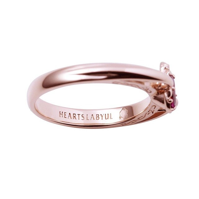 ディズニー ツイステッドワンダーランドオーバルストーンリング13,000円（税抜き）ディズニー ツイステッドワンダーランドフラットリング11,000円（税抜き）（C）Disney