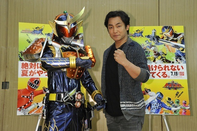 『劇場版 仮面ライダー鎧武 サッカー大決戦！黄金の果実争奪杯！』（c）劇場版「鎧武・トッキュウジャー」製作委員会