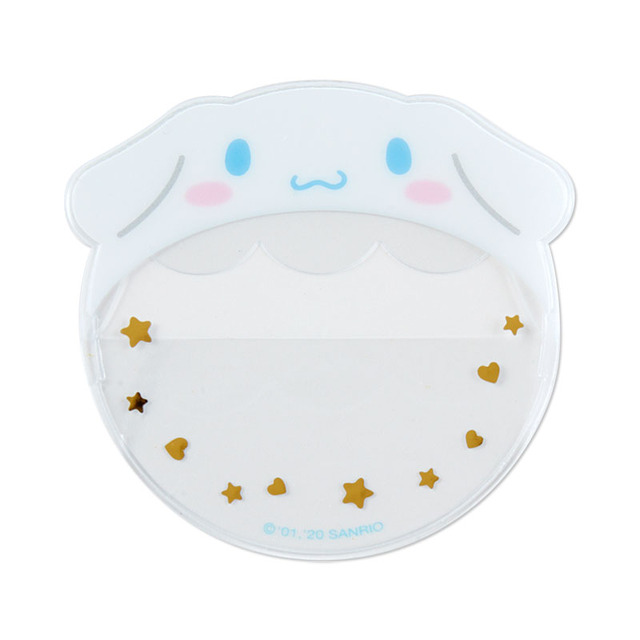 「缶バッジカバー3枚入り（全6種）」シナモロール・605円（税込）（C）’76,’79,’89,’96,’01,’05,’20 SANRIO 著作（株）サンリオ