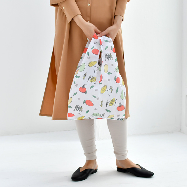 「エコバッグ」長曽祢虎徹・蜂須賀虎徹 ・浦島虎徹 2,300円（税抜）（C）2015 EXNOA LLC/Nitroplus