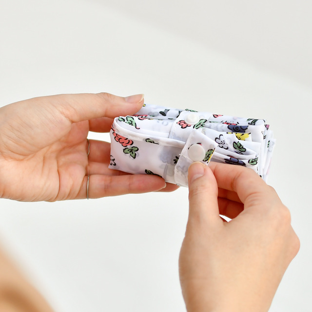 「エコバッグ」燭台切光忠・大般若長光・小竜景光・謙信景光・小豆長光 2,300円（税抜）（C）2015 EXNOA LLC/Nitroplus