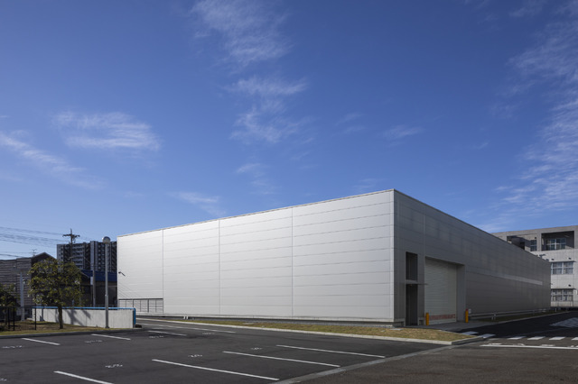 バンダイホビーセンター新館（外観）（C）創通・サンライズ