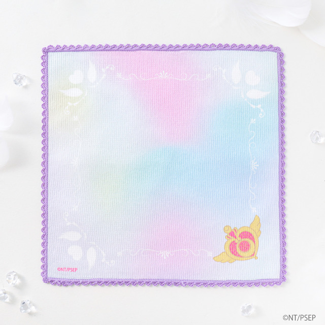 タオルハンカチ 全2種：各1,300円（税抜）（C）武内直子・ PNP／劇場版「美少女戦士セーラームーン Eternal」製作委員会