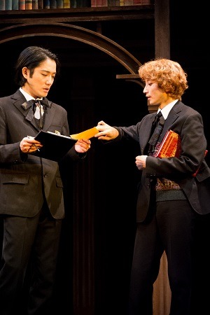 左・山本芳樹、右・及川健　原作＝萩尾望都　小学館文庫 （C）萩尾望都