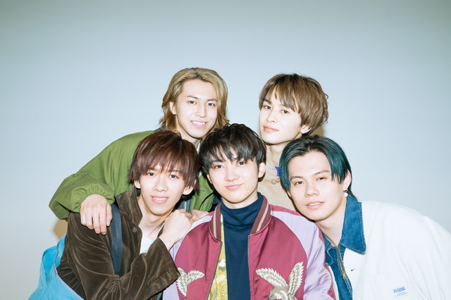 人気グループ・超特急の新たな挑戦はAR舞台！ バーチャルな世界でも魅力たっぷりに“あなた”を癒やしの世界に誘う【インタビュー】