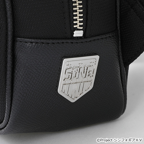 「マリア・カデンツァヴナ・イヴモデルボディバッグ」13,800円(税抜)（C）Project シンフォギアＸＶ