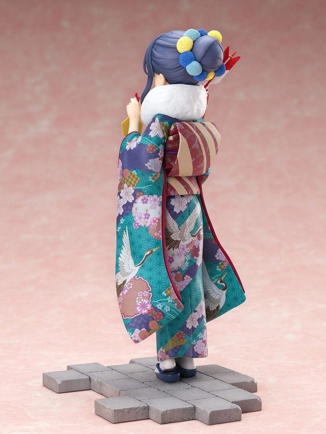 「志摩リン 振袖 1/7スケールフィギュア」16,800円（税別）（C）あfろ・芳文社／野外活動委員会