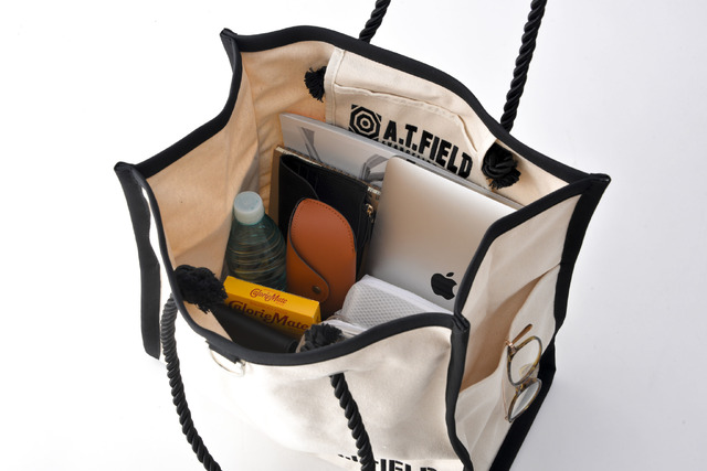 「A.T.FIELD オーガナイズ トートバッグ」7,590円（税込）（C）khara（C）JAMMY