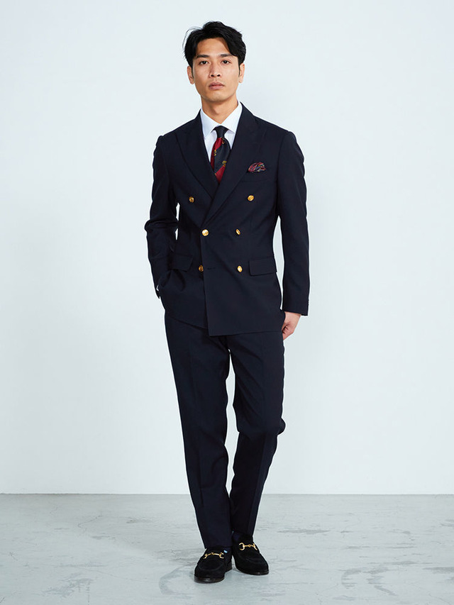 「ジョジョの奇妙な冒険 ダイヤモンドは砕けない スーツ」東方仗助モデル・ジャケット 30,800円（税込）／パンツ13,200円（税込）（C）LUCKY LAND COMMUNICATIONS/集英社・ジョジョの奇妙な冒険DU製作委員会