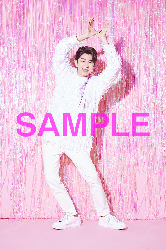 『西山宏太朗フォトブック たろりにすと』3,500円（税抜）（C）Shufunotomo Infos Co.,Ltd. 2020