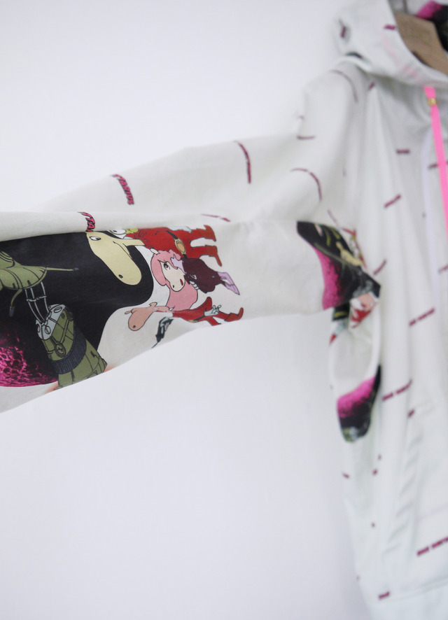 マウンテンパーカー（2Color）29,000円（C） NIPPON ANIMATION CO., LTD.