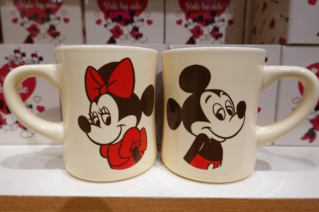 マグカップ＜ミッキー&フレンズ＞1,100円