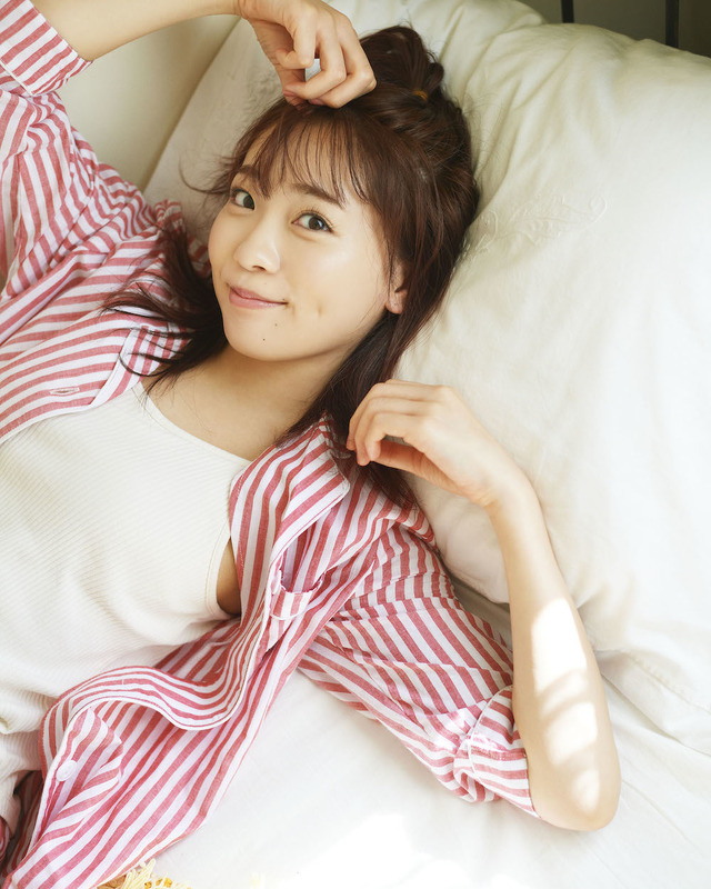 「斉藤朱夏 CALENDAR 2021.04-2022.03」3,000円（税抜）Photo by Suguru Kumaki（io）