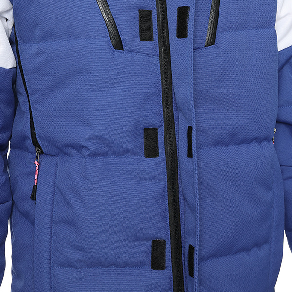 「高町なのは」モデル ブルゾン／各26,800円(税別)（C）NANOHA Detonation PROJECT