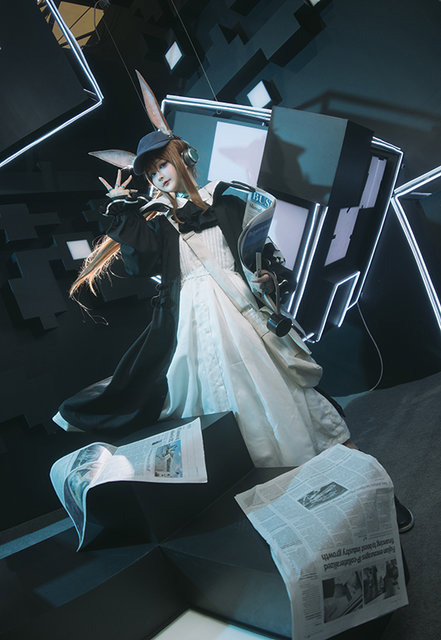 『アークナイツ』アーミヤ（コーデ「新聞配達員」）／撮影：KK-kkkk