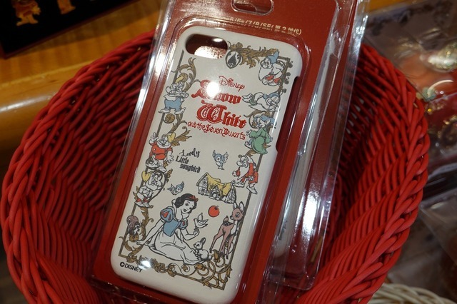 『白雪姫』モチーフのアイテム (C) Disney