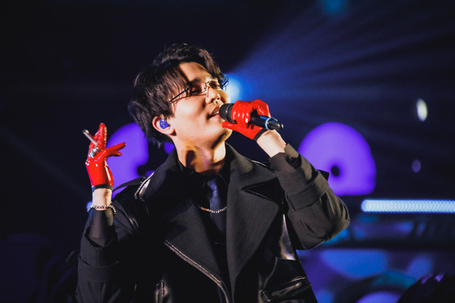 『ヒプノシスマイク-Division Rap Battle- 6th LIVE <<2nd D.R.B>>』3rd Battle 駒田航 photo by粂井健太／nishinaga “saicho” isao／小林弘輔（C）AbemaTV,Inc.（C） King Record Co., Ltd. All rights reserved.