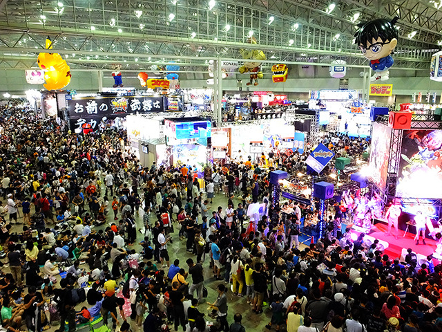 スマートフォンと同サイズの携帯ゲーム機に子どもたちも夢中