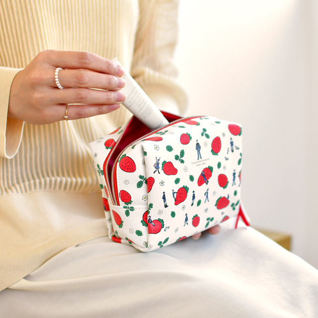 「ボックスポーチ」藤四郎兄弟 2,970円（税込）（C）2015 EXNOA LLC/Nitroplus